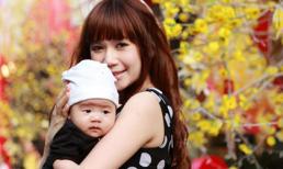 Vợ Lý Hải và con trai sành điệu xuống phố