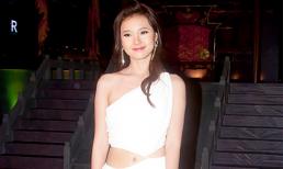 Midu mặc váy khoe rốn táo bạo