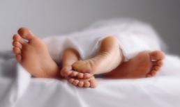 “Chuyện ấy”: Khác thường & “biến thái”