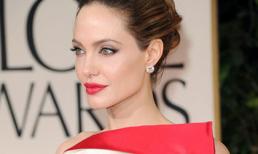 Rộ tin đồn gây sốc: Angelina mang bầu 3 tháng