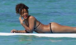 Rihanna mặc bikini dây như không mặc