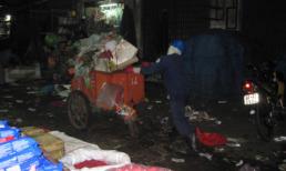 Những người lặng lẽ trên phố đêm giao thừa