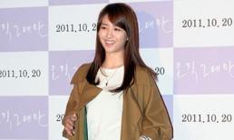 Mỹ nhân Hàn và độc chiêu mix đồ với áo choàng 