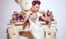 Mẫu teen Hồng Quế 'cưỡng ép' vòng 1