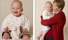 Em bé phải được cù để tiếp tục thở