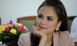 Hoa hậu Diễm Hương rất thích nhận... lì xì