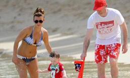 Những kẻ tống tiền nhà Rooney bị bỏ tù