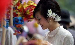 Thiếu nữ Việt quyến rũ trong tà áo dài trên báo Trung Quốc