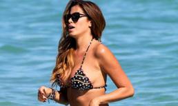 Hoa hậu “bốc lửa” lại khoe trọn ba vòng nóng bỏng