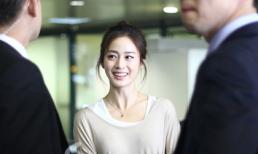  Ảnh độc: Kim Tae Hee và Song Seung Hun cười rạng rỡ tại sân bay Nội Bài