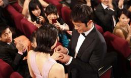 Ngất ngây với màn cầu hôn của 2 sao Hoa ngữ 
