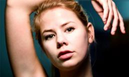 Cận cảnh dung nhan bồ mới Nicklas Bendtner