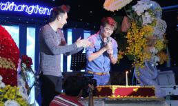 Đàm Vĩnh Hưng mừng sinh nhật cùng dàn học trò
