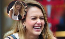Jessica Alba tự tin vòng ngực hai con