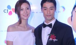 Johnny Trí Nguyễn "tay trong tay" bên mỹ nhân xứ Kim Chi