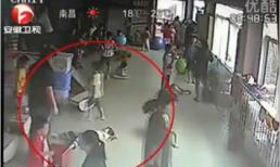 Sốc: Cô giáo đánh trẻ tự kỷ dập sọ não