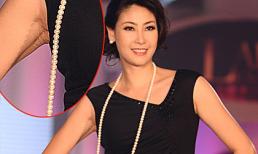 Hà Kiều Anh gây "choáng" với vùng da nhăn dưới cánh tay