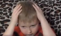 Cô giáo cho cả lớp khạc nhổ vào người học sinh 9 tuổi