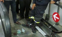 Mắc kẹt trong thang cuốn si&#234;u thị BigC, b&#233; trai bị thương nặng