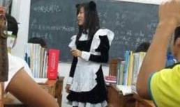 Xôn xao vì cô giáo mặc đồ 'hầu gái' giảng bài