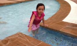 Con gái Triệu Vy tạo dáng đáng yêu trong bộ bikini hồng