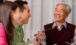 Bố chồng đề nghị mặc áo ngực cho con dâu