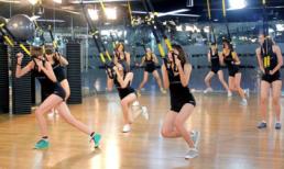 Dàn chân dài VNTM tập luyện theo phương pháp của các ngôi sao thế giới