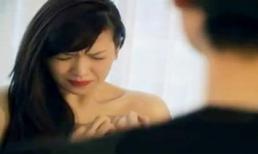 Đan Lê "lột đồ" ngay trước mặt Danh Tùng