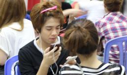 Hotboy The Voice trông thế nào khi... kẹp tóc?