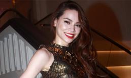 "Lật tẩy" đôi chân nuột của Hồ Ngọc Hà