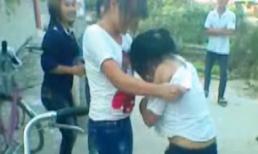 Thanh Hóa: Nữ sinh bị đánh, xé áo trước mặt mọi người