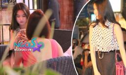 "Chộp" khoảnh khắc Ngọc Trinh tíu tít cafe cùng bạn bè tại Hà Nội