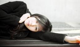 Phải chôn giấu quá khứ bị cha dượng lạm dụng tình dục