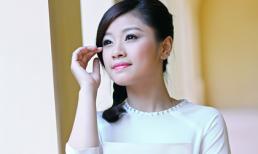 Bảo Nhi nữ tính với áo dài 