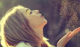 Đã có người thay anh yêu em