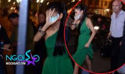 Thu Minh liên tục dùng tay che ống kính đi bên cạnh bạn trai Tây