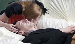 Giữ xác chồng 3 năm trong nhà chờ hồi sinh