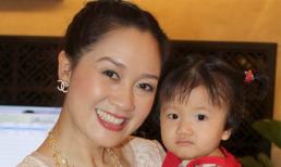Hoa hậu Đàm Lưu Ly làm mẹ ở tuổi tứ tuần
