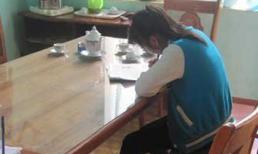 Bố mẹ ép con gái tự cắt cổ để trừ ma