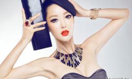 Ngắm "bản sao" Phạm Băng Băng khoe dáng đồng hồ cát