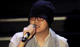 Wanbi Tuấn Anh nghẹn ngào trên sân khấu