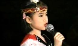 Lộ clip Hoàng Thùy Linh hát "Trống cơm" và "Gà gáy" năm 10 tuổi