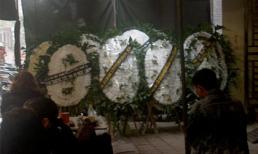 Đám tang trong nước mắt của lớp trưởng bị đâm chết