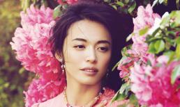 Ngắm Diêu Thần đượm buồn e ấp bên hoa