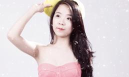 Phương Suri diện áo lông, váy cúp ngực gợi cảm đón Noel