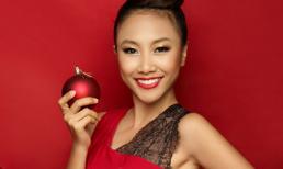 Đoan Trang tươi rói chào Giáng sinh