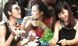 'Tóm gọn' khoảnh khắc sao Việt 'ghiền' quà vặt