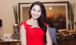 Hoa hậu Thu Thảo xinh đẹp đi xem thời trang