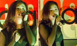 Giai nhân một thời của Hà Dũng lộ nội y trên sân khấu