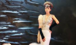 Hạ Vy "hóa" Nữ hoàng của biển lộng lẫy và kiêu sa